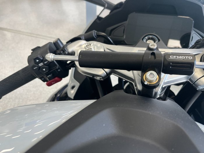 2025 CFMOTO 2025 CF Moto 675CC 675SR-R ABS Aerolite Grey