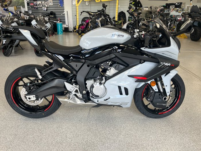 2025 CFMOTO 2025 CF Moto 675CC 675SR-R ABS Aerolite Grey