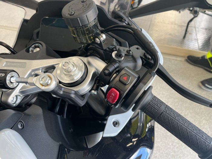 2025 CFMOTO 2025 CF Moto 675CC 675SR-R ABS Aerolite Grey