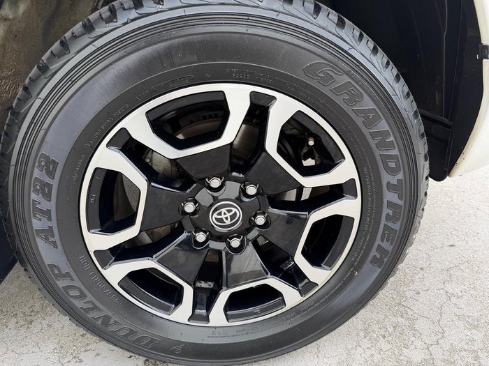 2022 Toyota Hilux SR5