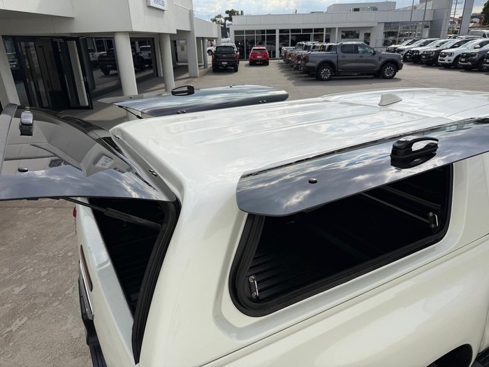 2022 Toyota Hilux SR5