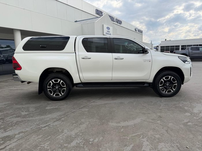 2022 Toyota Hilux SR5