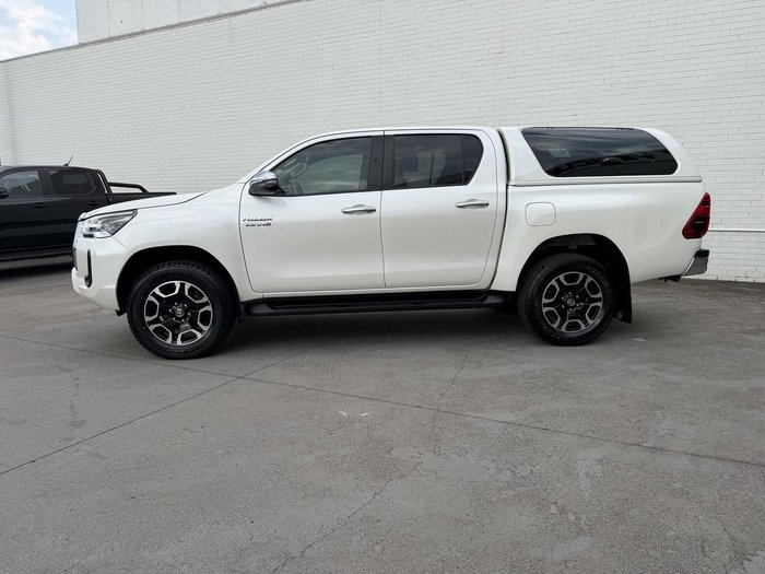 2022 Toyota Hilux SR5