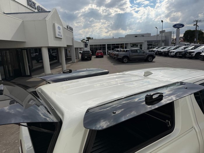 2022 Toyota Hilux SR5