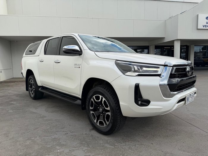 2022 Toyota Hilux SR5