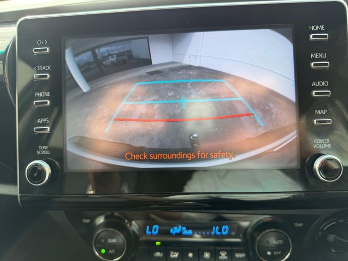 2022 Toyota Hilux SR5