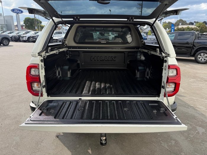 2022 Toyota Hilux SR5