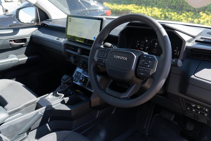 2026 Toyota Hilux SR 48V GUN227R 4X4 Dual Range Glacier White