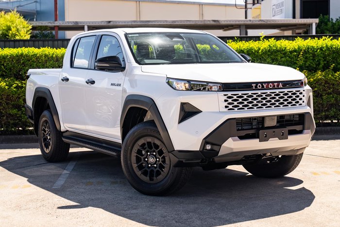 2026 Toyota Hilux SR 48V GUN227R 4X4 Dual Range Glacier White