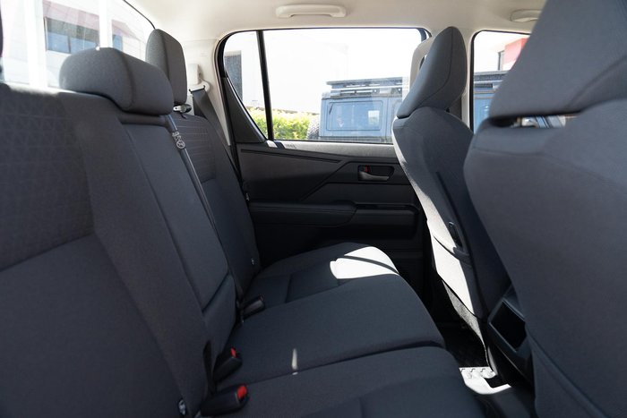 2026 Toyota Hilux SR 48V GUN227R 4X4 Dual Range Glacier White