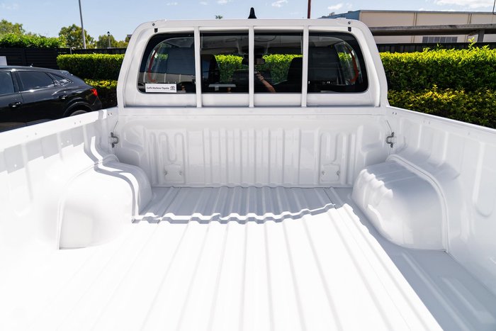 2026 Toyota Hilux SR 48V GUN227R 4X4 Dual Range Glacier White