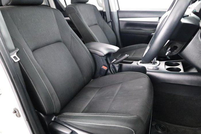 2019 Toyota Hilux SR5