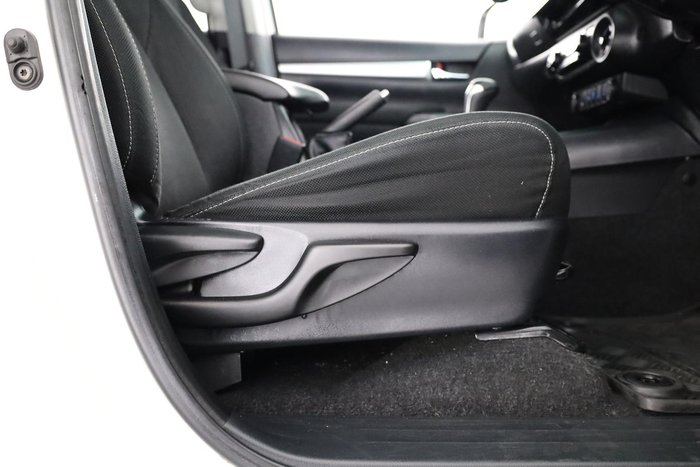 2019 Toyota Hilux SR5
