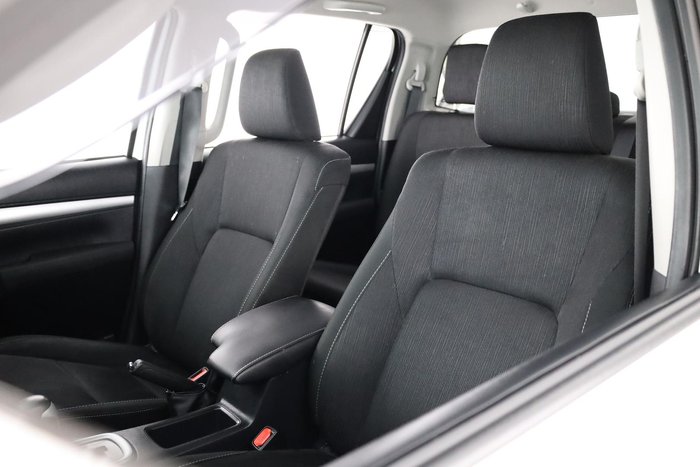 2019 Toyota Hilux SR5