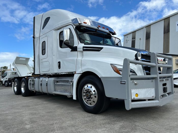 2021 Freightliner Cascadia 126 WHITE