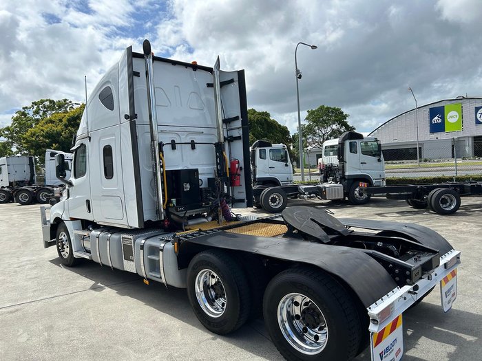 2021 Freightliner Cascadia 126 WHITE