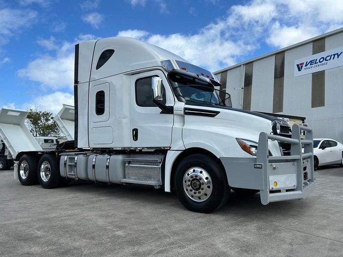2021 Freightliner Cascadia 126 WHITE