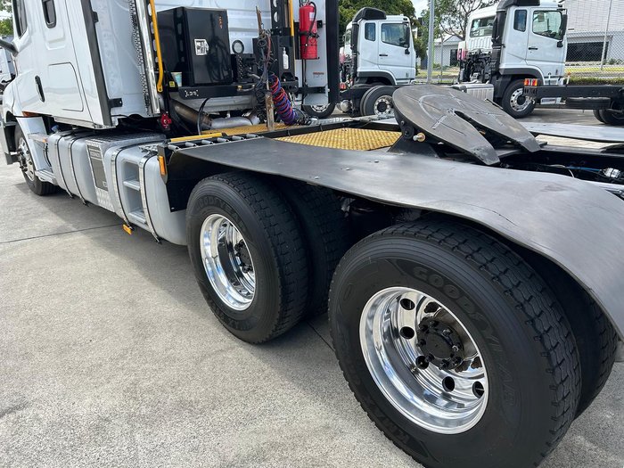 2021 Freightliner Cascadia 126 WHITE