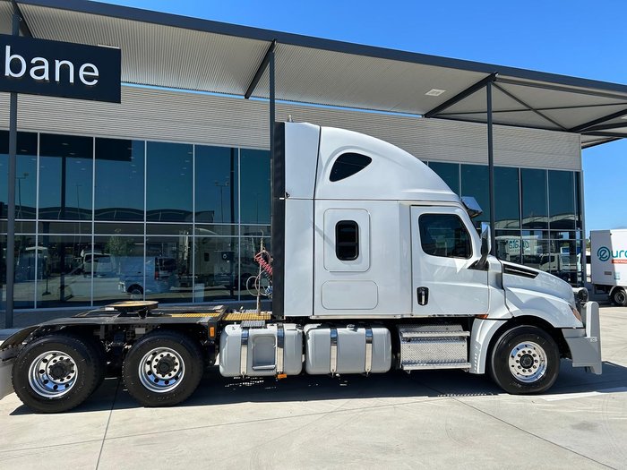 2021 Freightliner Cascadia 600 WHITE