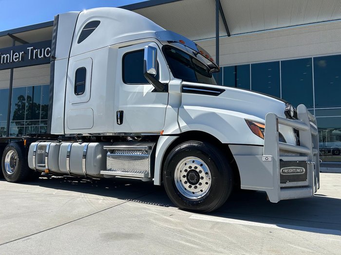 2021 Freightliner Cascadia 600 WHITE