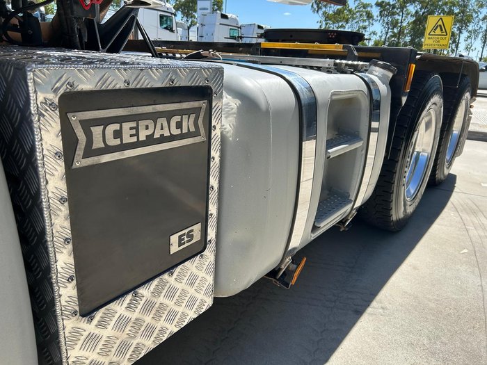 2021 Freightliner Cascadia 600 WHITE