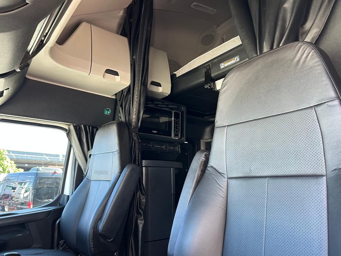 2021 Freightliner Cascadia 600 WHITE