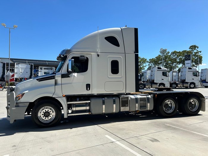 2021 Freightliner Cascadia 600 WHITE