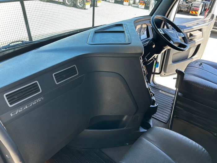 2021 Freightliner Cascadia 126 WHITE