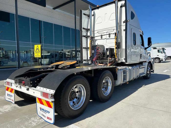 2021 Freightliner Cascadia 126 WHITE