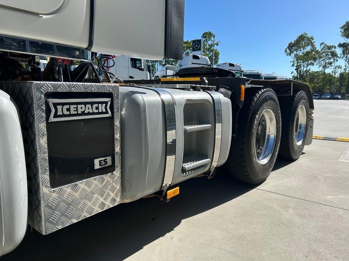 2021 Freightliner Cascadia 126 WHITE