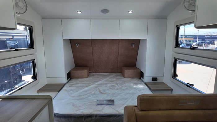 2026 Urban Caravans Xtreme 18'9