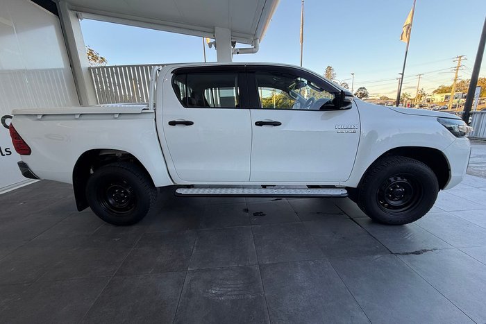2020 Toyota Hilux SR