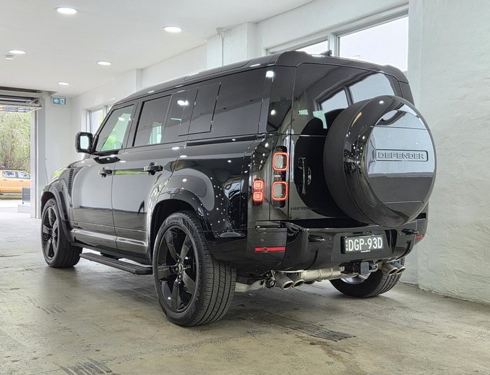 2025 Land Rover Defender 110 P525 V8