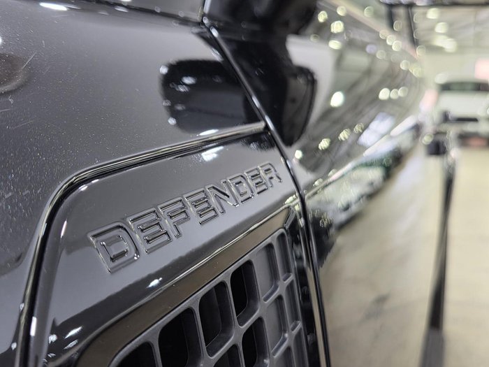 2025 Land Rover Defender 110 P525 V8