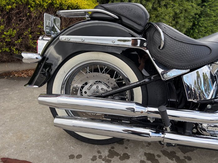 2017 HARLEY-DAVIDSON FLSTN SOFTAIL DELUXE Black