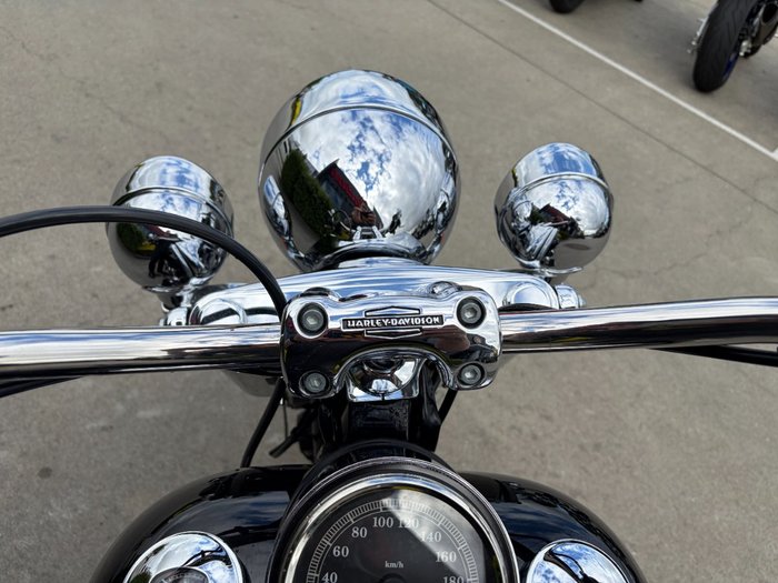 2017 HARLEY-DAVIDSON FLSTN SOFTAIL DELUXE Black