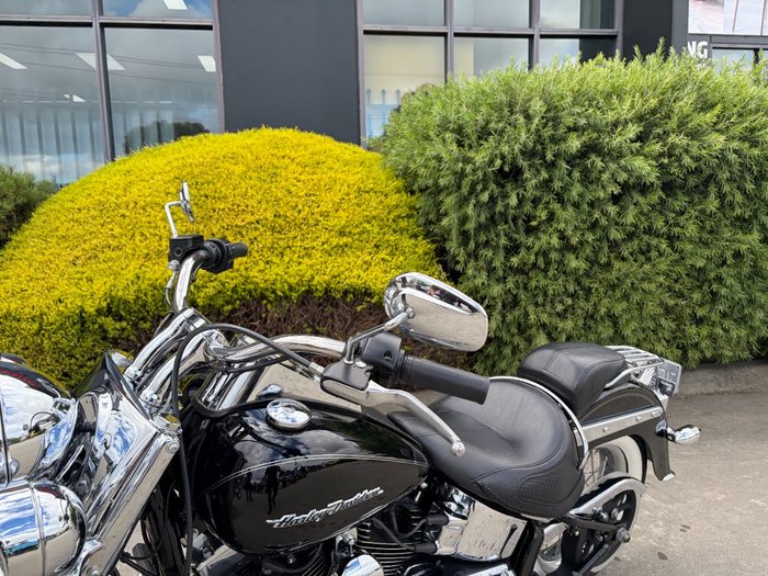 2017 HARLEY-DAVIDSON FLSTN SOFTAIL DELUXE Black