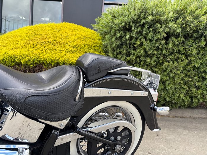 2017 HARLEY-DAVIDSON FLSTN SOFTAIL DELUXE Black