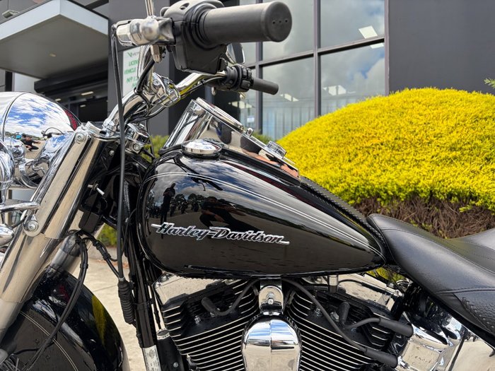 2017 HARLEY-DAVIDSON FLSTN SOFTAIL DELUXE Black