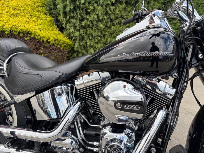 2017 HARLEY-DAVIDSON FLSTN SOFTAIL DELUXE Black