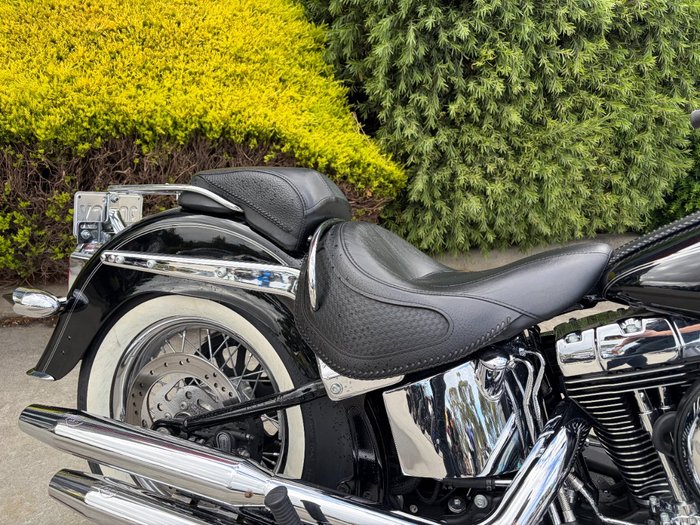 2017 HARLEY-DAVIDSON FLSTN SOFTAIL DELUXE Black