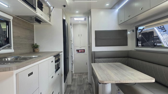 2026 Design RV Forerunner F2110md 21'10