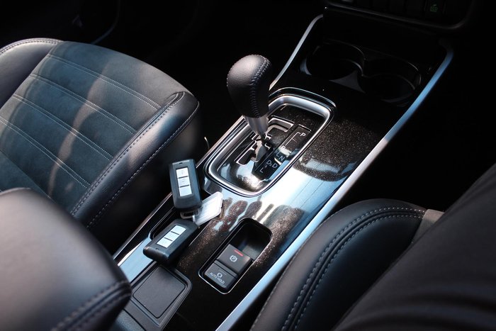 2020 Mitsubishi Outlander LS