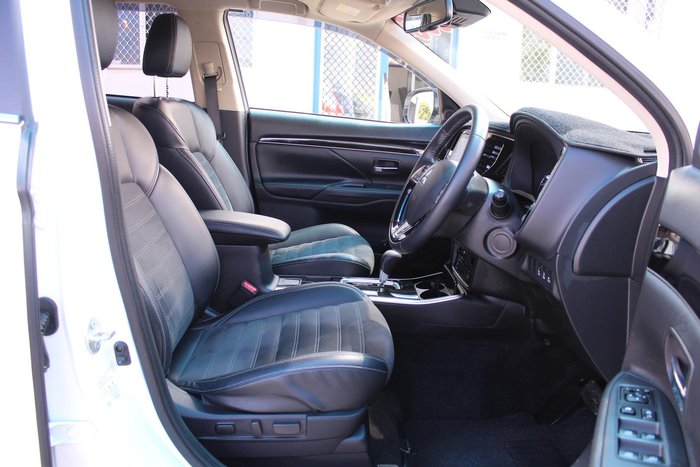 2020 Mitsubishi Outlander LS