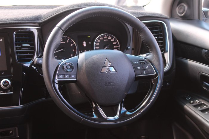 2020 Mitsubishi Outlander LS