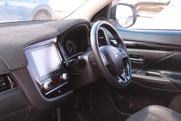 2020 Mitsubishi Outlander LS