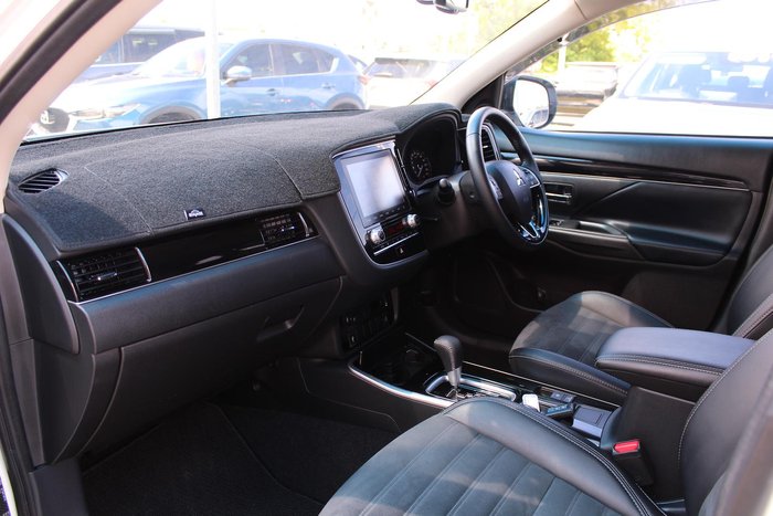 2020 Mitsubishi Outlander LS
