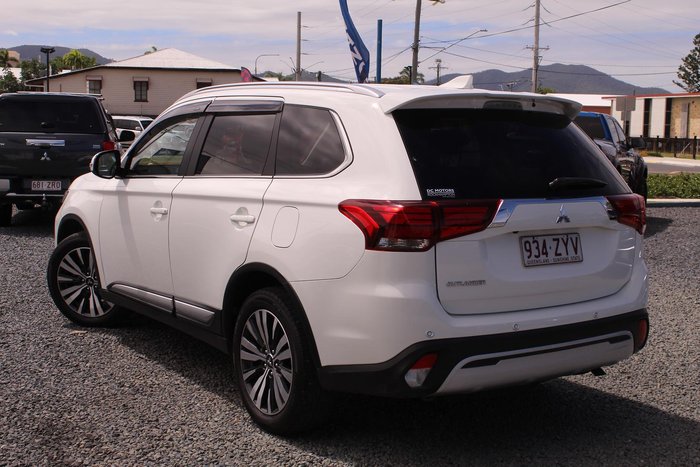 2020 Mitsubishi Outlander LS