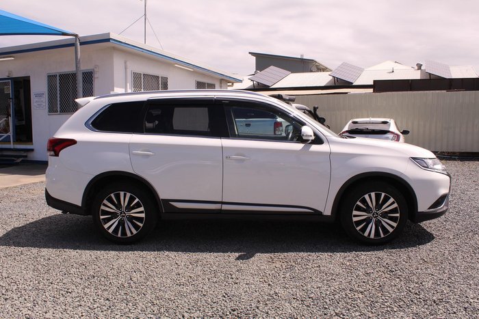 2020 Mitsubishi Outlander LS