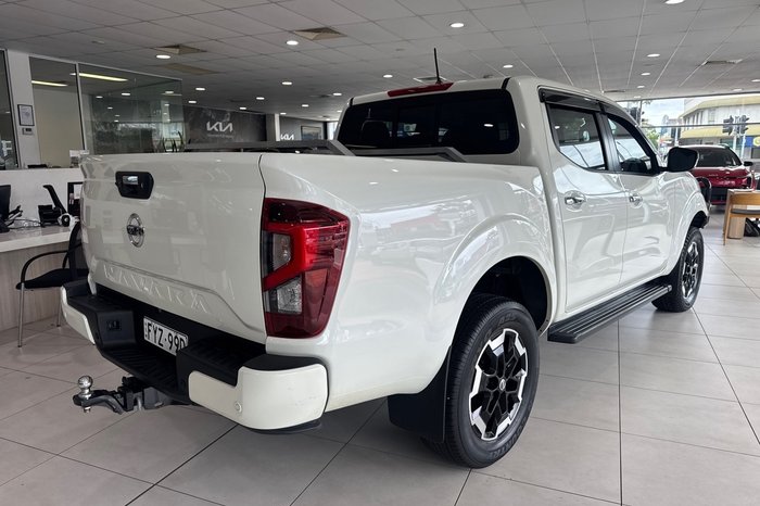 2024 Nissan Navara ST-X